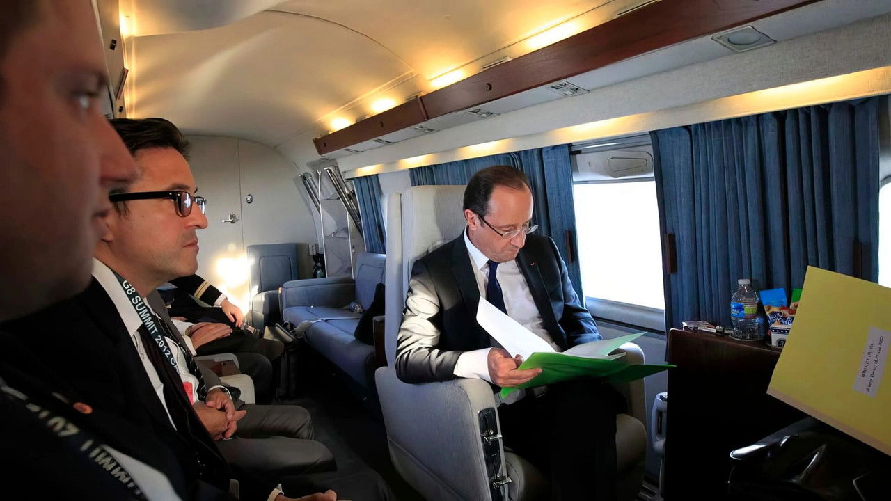 « Moi, diplomate ! » - Le monde de François Hollande backdrop