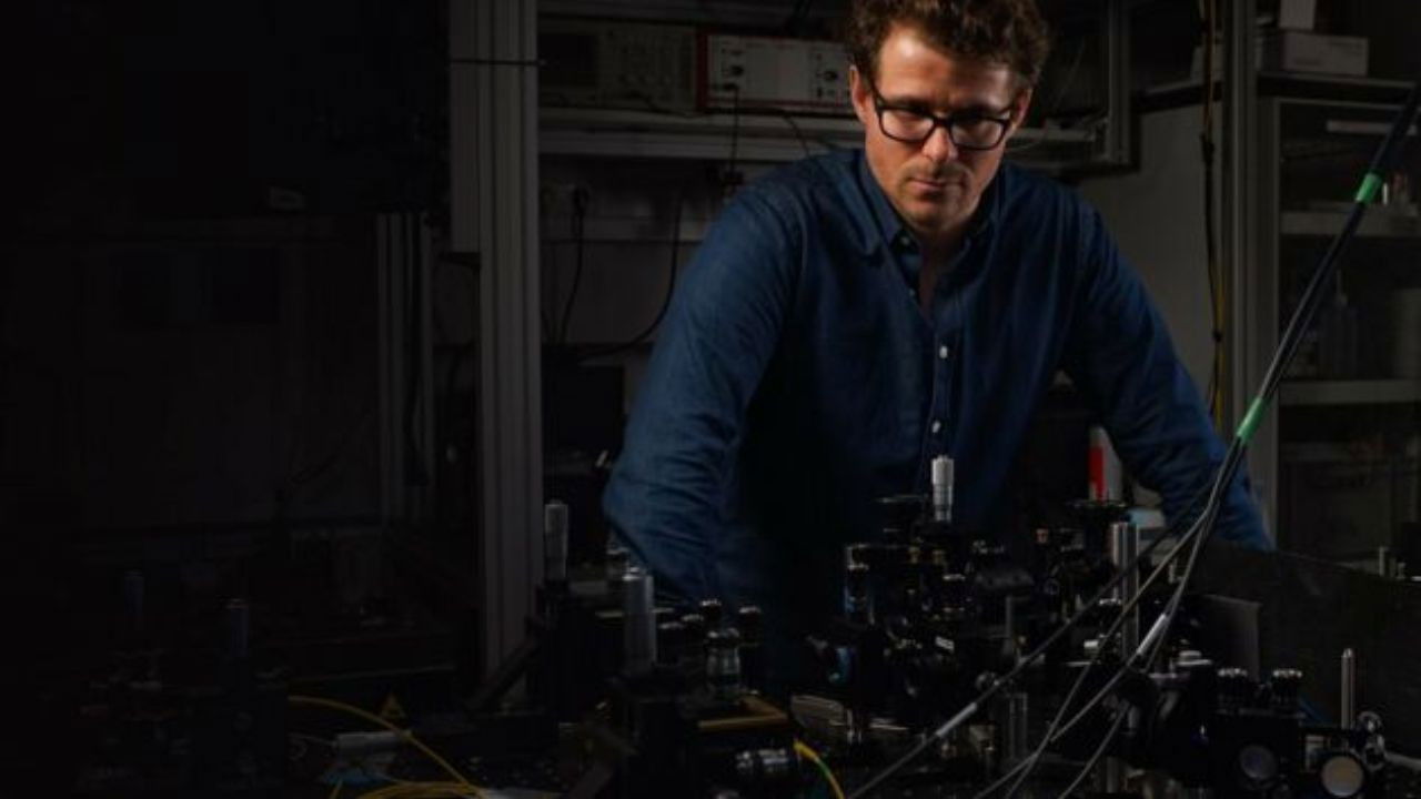 L'énigme quantique d'Einstein backdrop