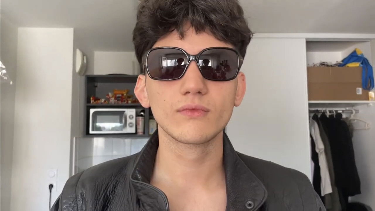 La Teyaire 2 backdrop