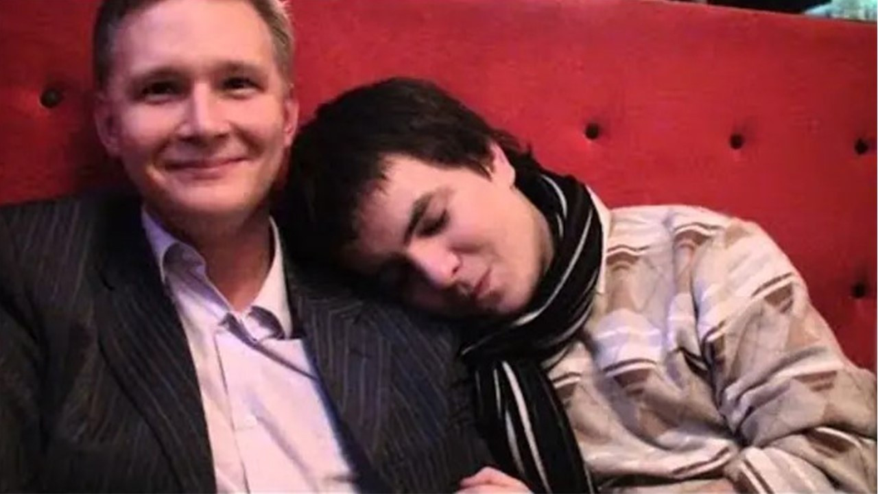 Альберт и Сурен в гей-столице России - Ижевске backdrop