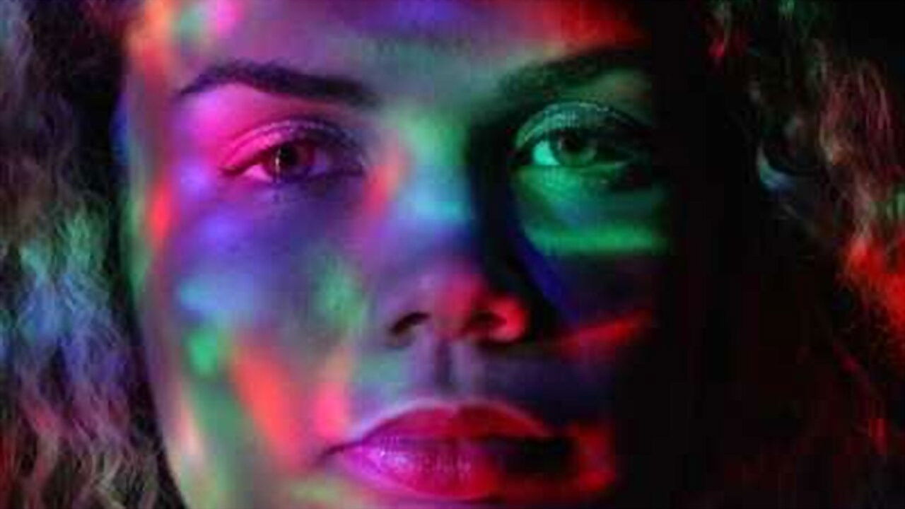 Estás Vendo Coisas backdrop