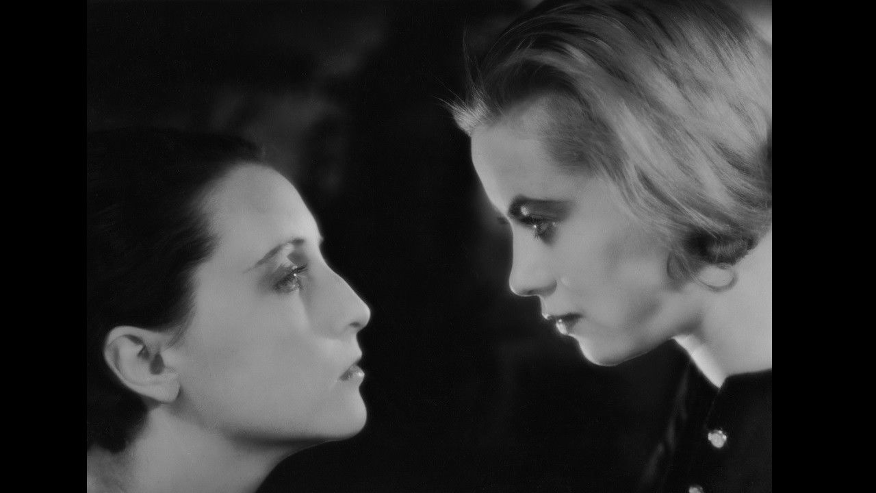 Anna and Elizabeth backdrop