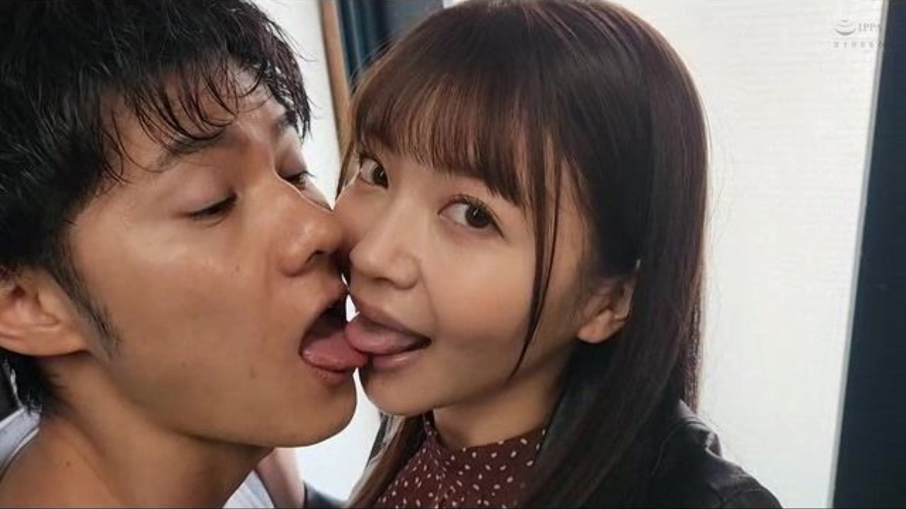 人生初カノジョに煮えきらない僕を見かねた幼馴染がキスの練習相手となってジュルヂュルちゅぱちゅぱベロキスしまくり生殺し状態にガマンできずSEXも中出しも猛特訓した backdrop