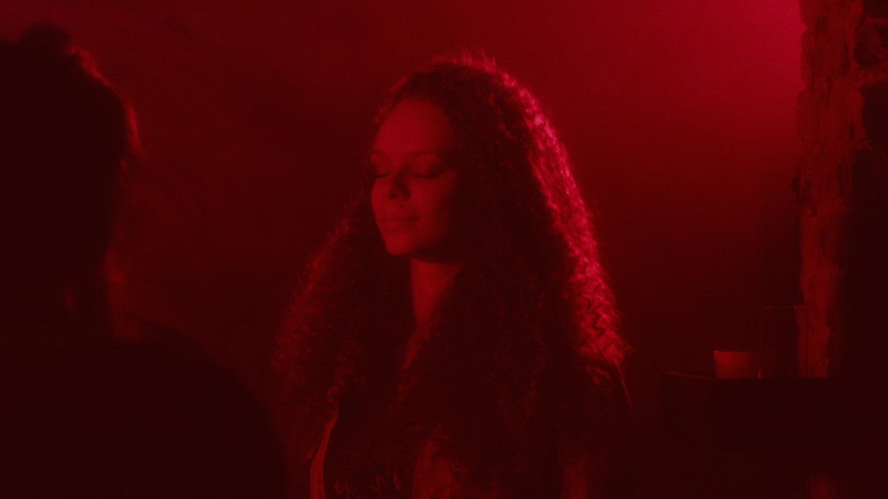 Bia Mais Um backdrop