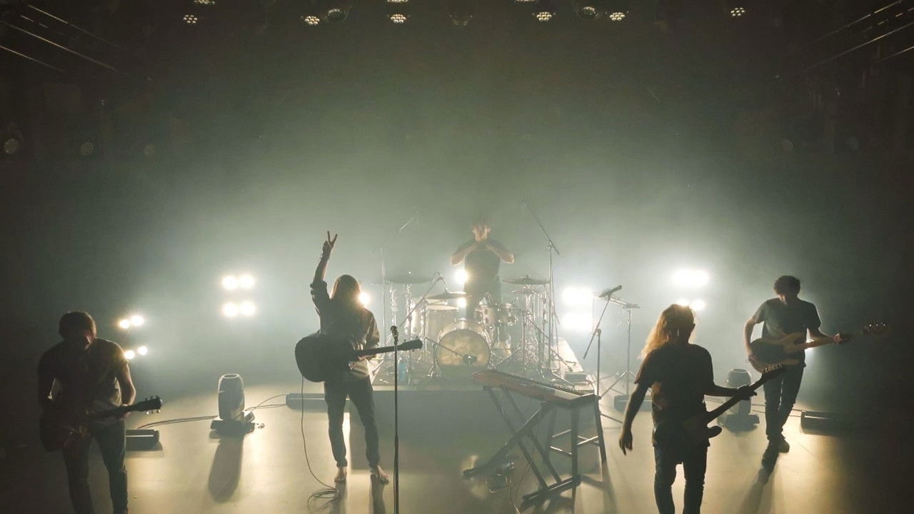 Mayday Parade: Sunnyland Session backdrop