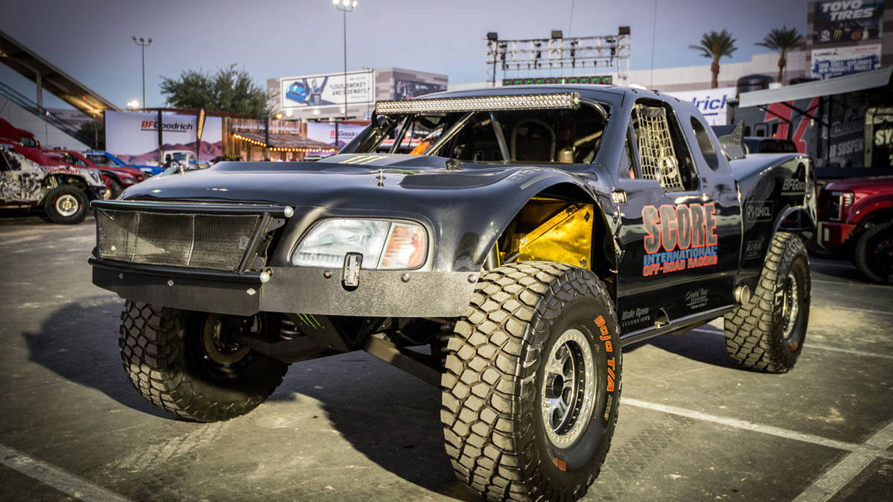 Dust 2 Glory backdrop