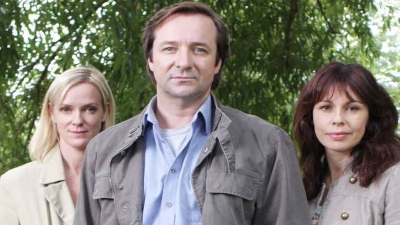 The Kindness of Strangers backdrop