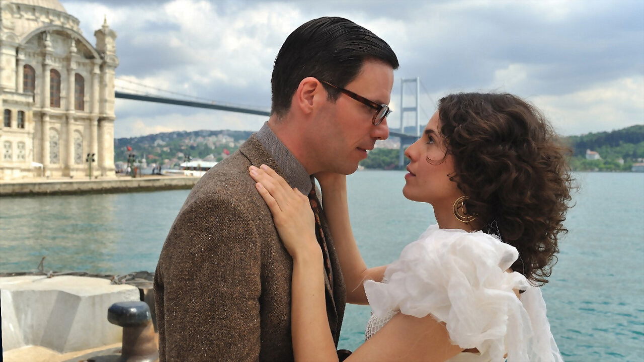 Liebeskuss am Bosporus backdrop