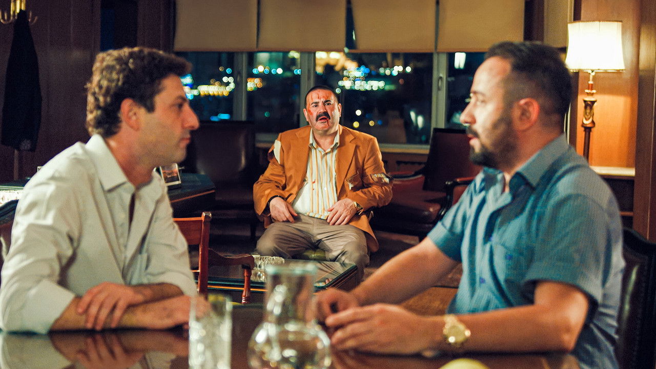 Hep Yek 4: Don’t Read Trouble, Altan backdrop