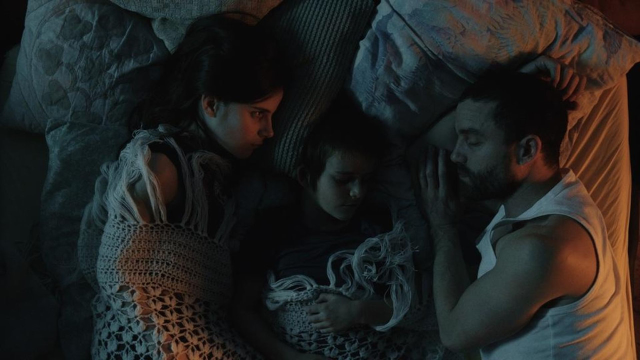 Mauvaise Troupe backdrop