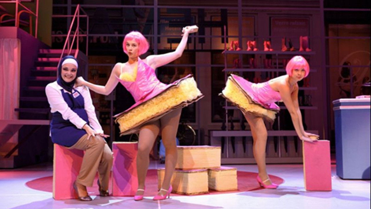 HEMA, de Musical backdrop