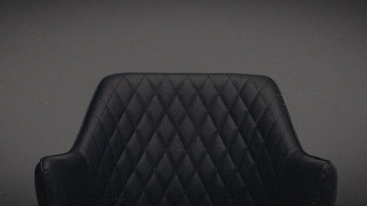 FRAGILE - The story of Nicolò Fagioli backdrop