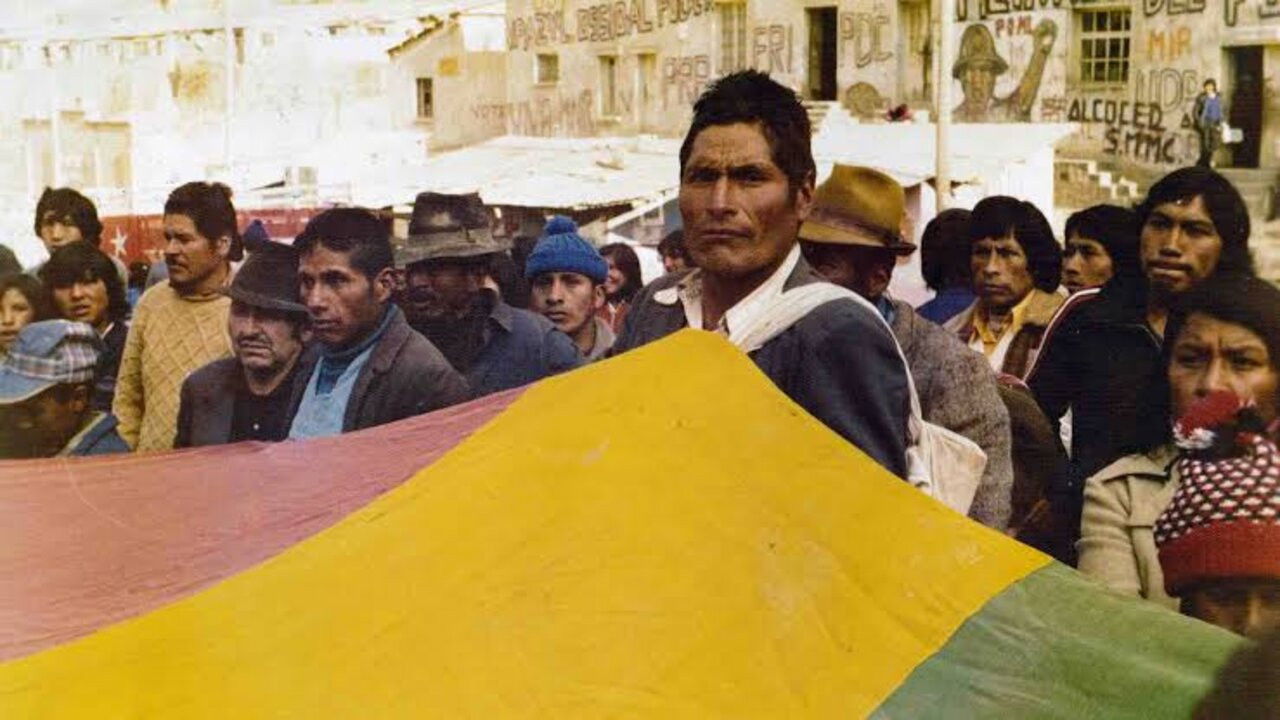 Las banderas del amanecer backdrop