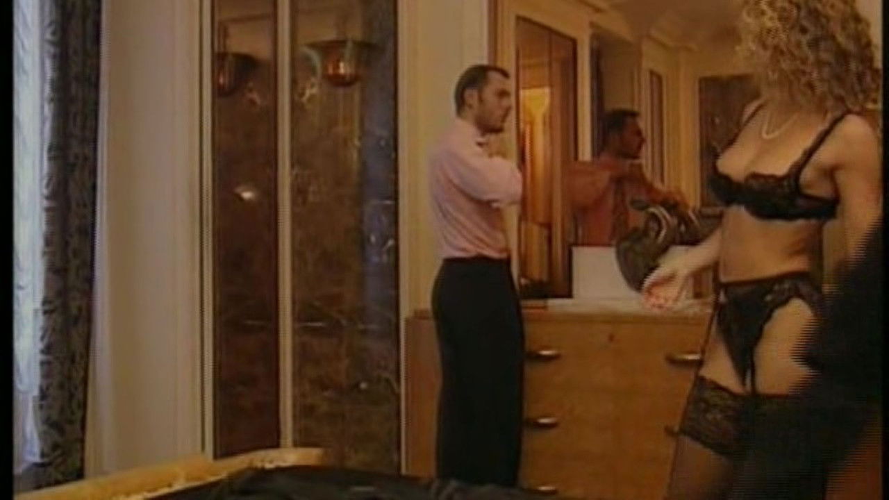 Tout le monde dit oui backdrop