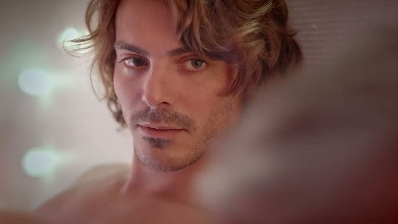 Embrasse-moi backdrop