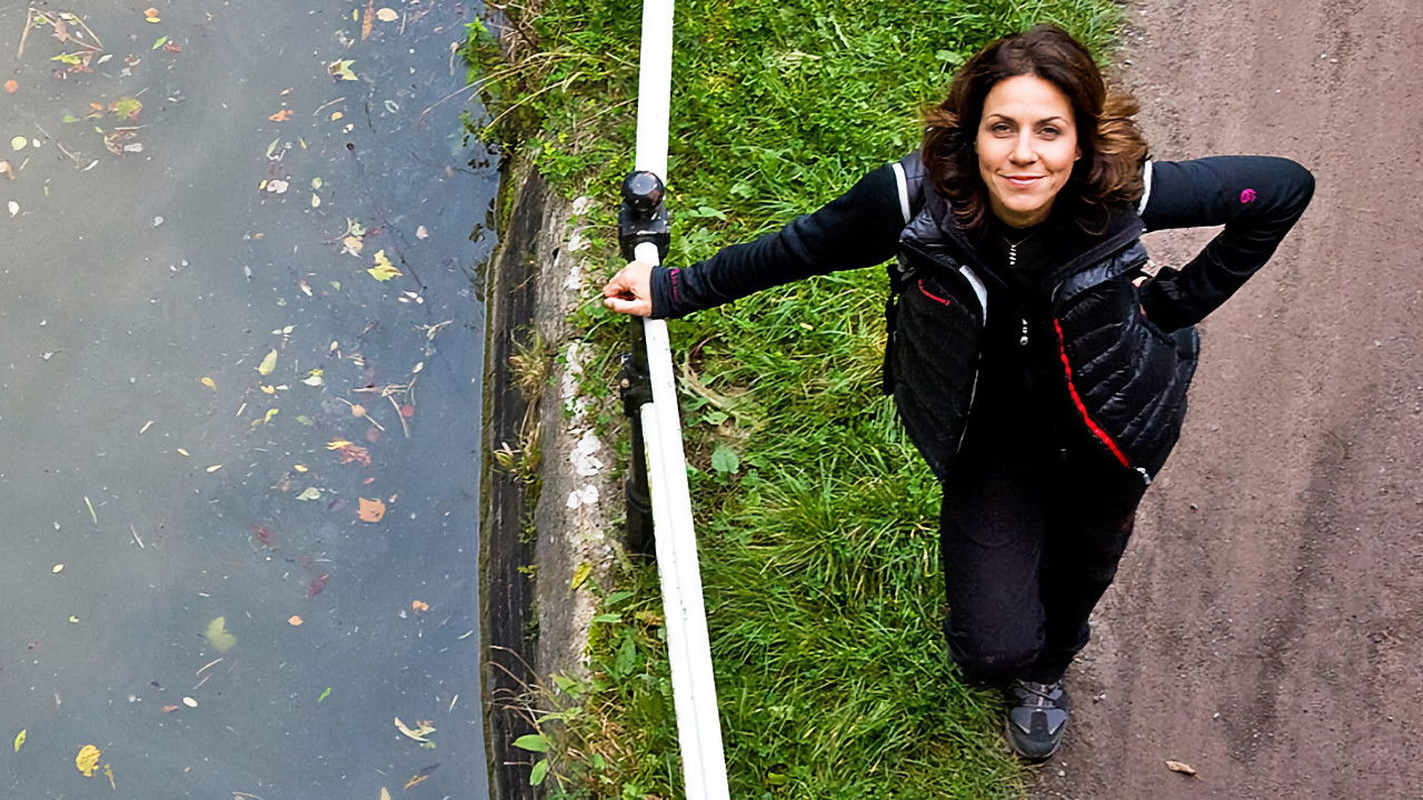 Canal Walks with Julia Bradbury backdrop