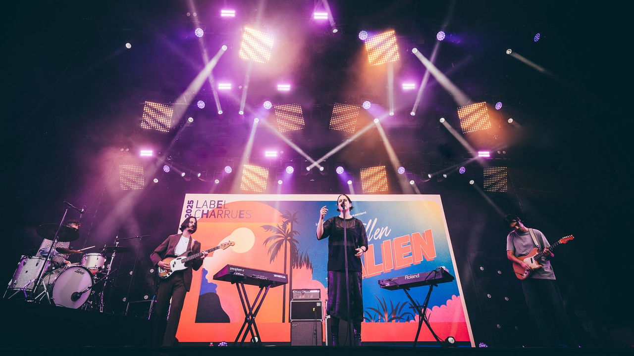Fallen Alien en concert aux Vieilles Charrues 2025 backdrop