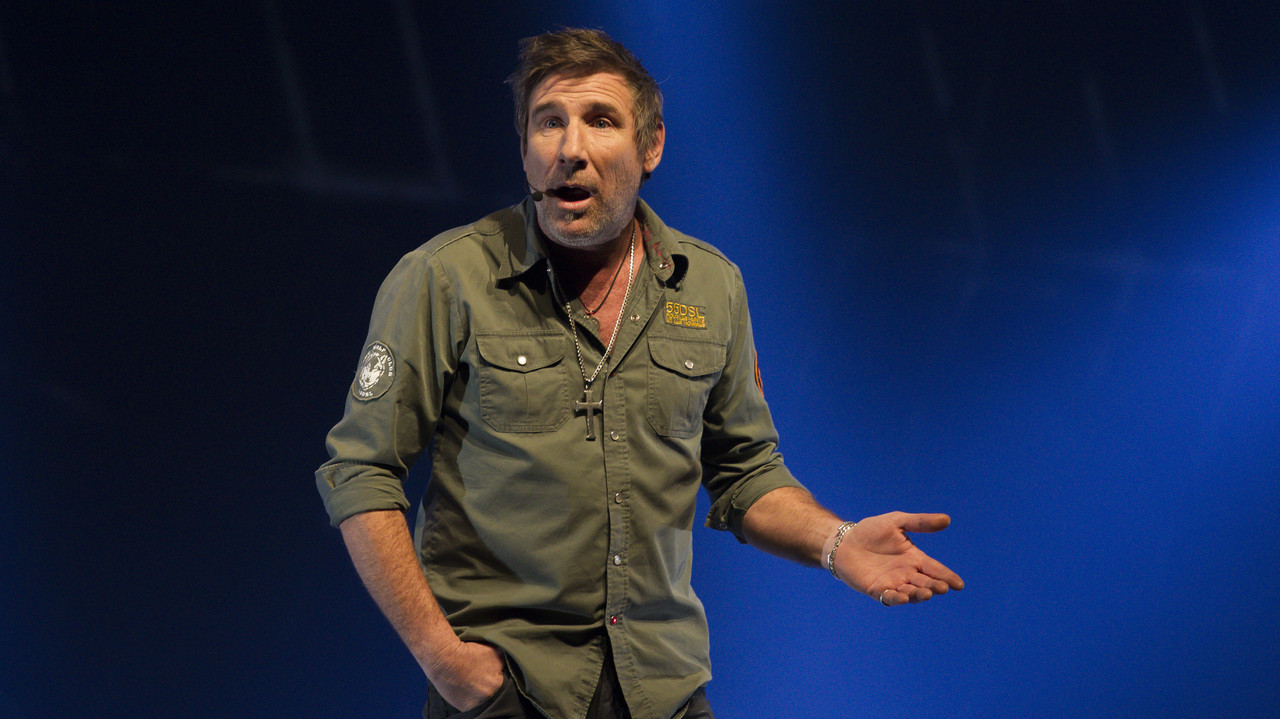 Peter Macleod : Libre backdrop