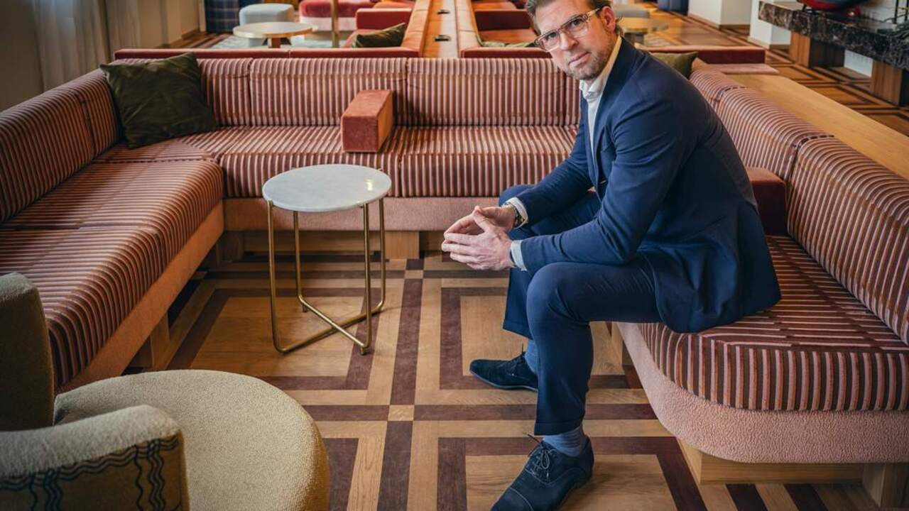 Rutgers Lobby backdrop