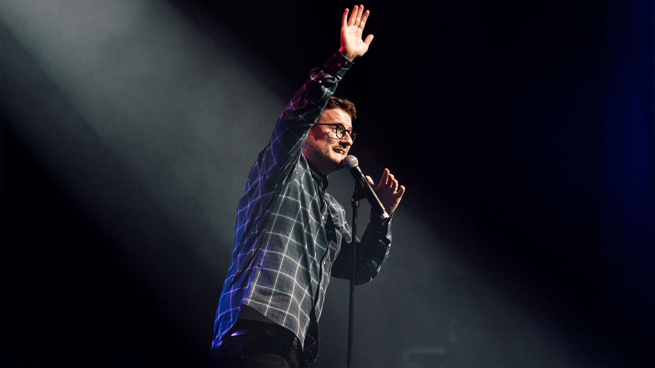 Paul Taylor : So British Ou Presque backdrop