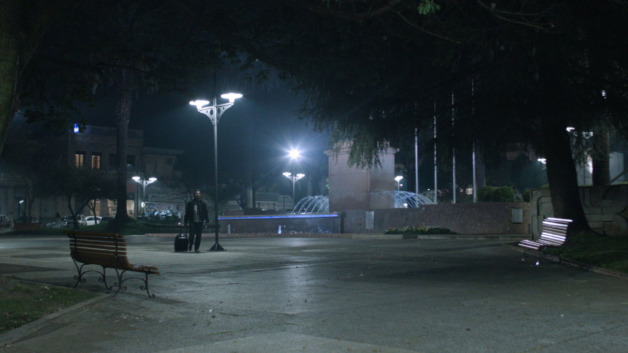 Cuatro movimientos a orillas de un río backdrop