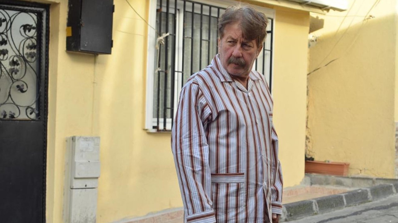 Gerçek Kesit: Manyak backdrop