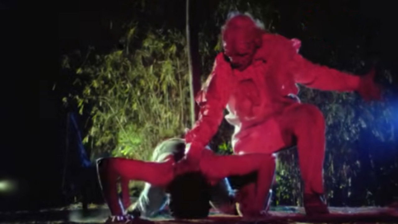 Purani Kabar backdrop