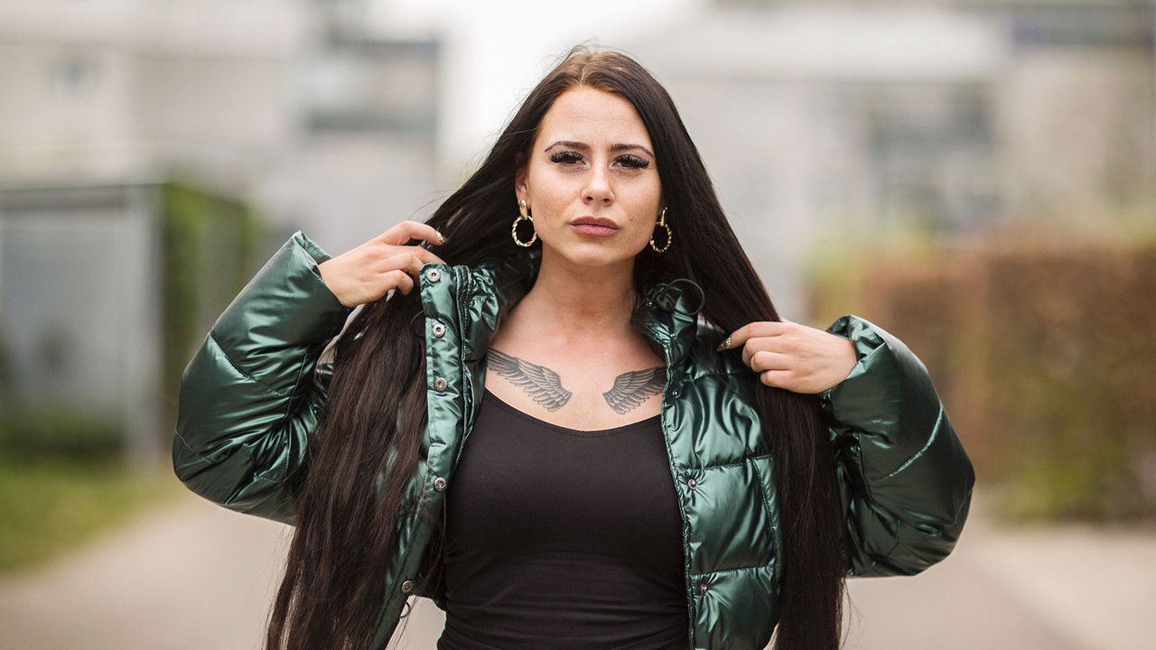 Tessas Hævn backdrop