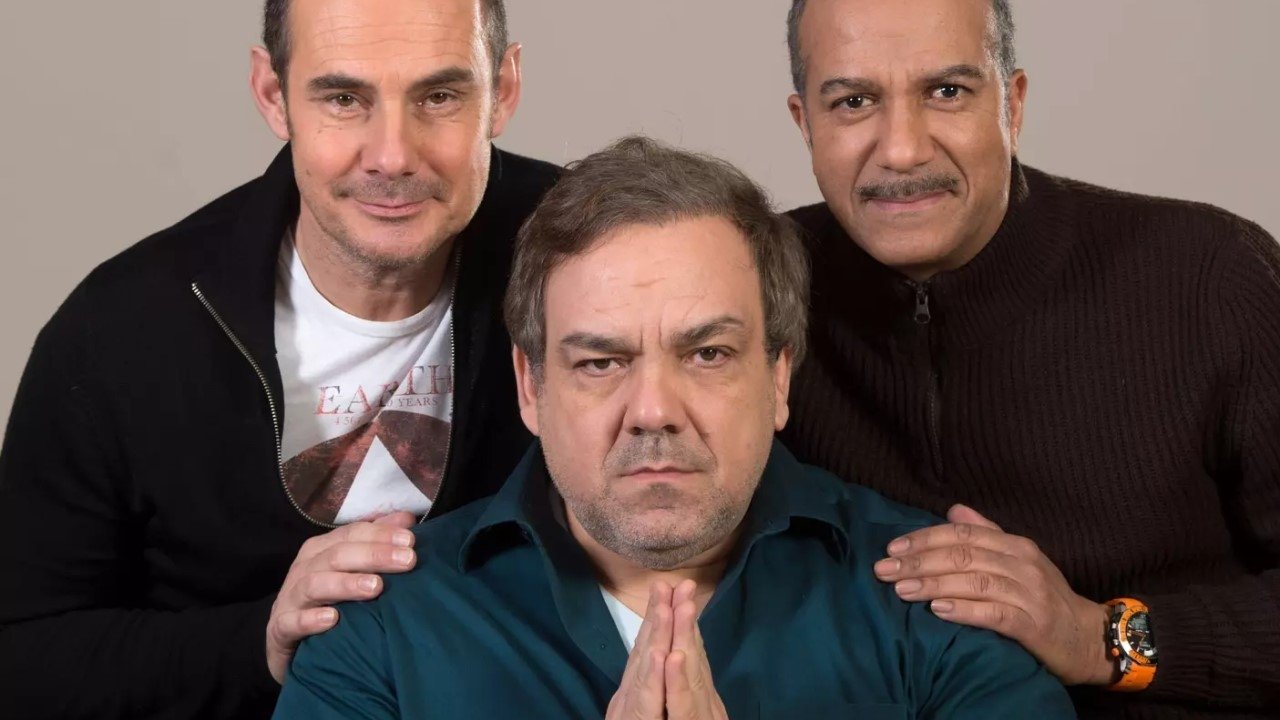 Tous Inconnus backdrop