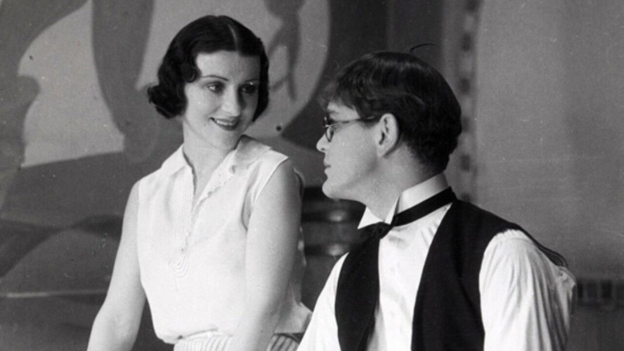 Op med hodet! backdrop