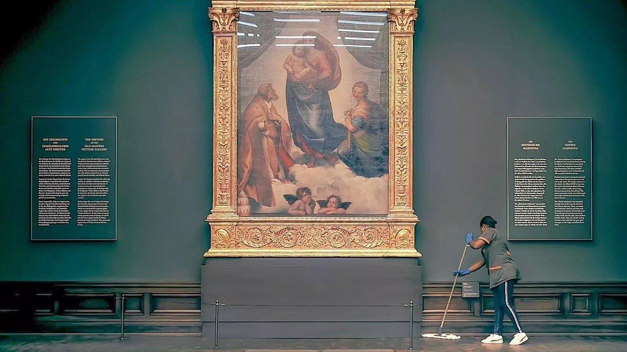 Raffael – Ein sterblicher Gott backdrop