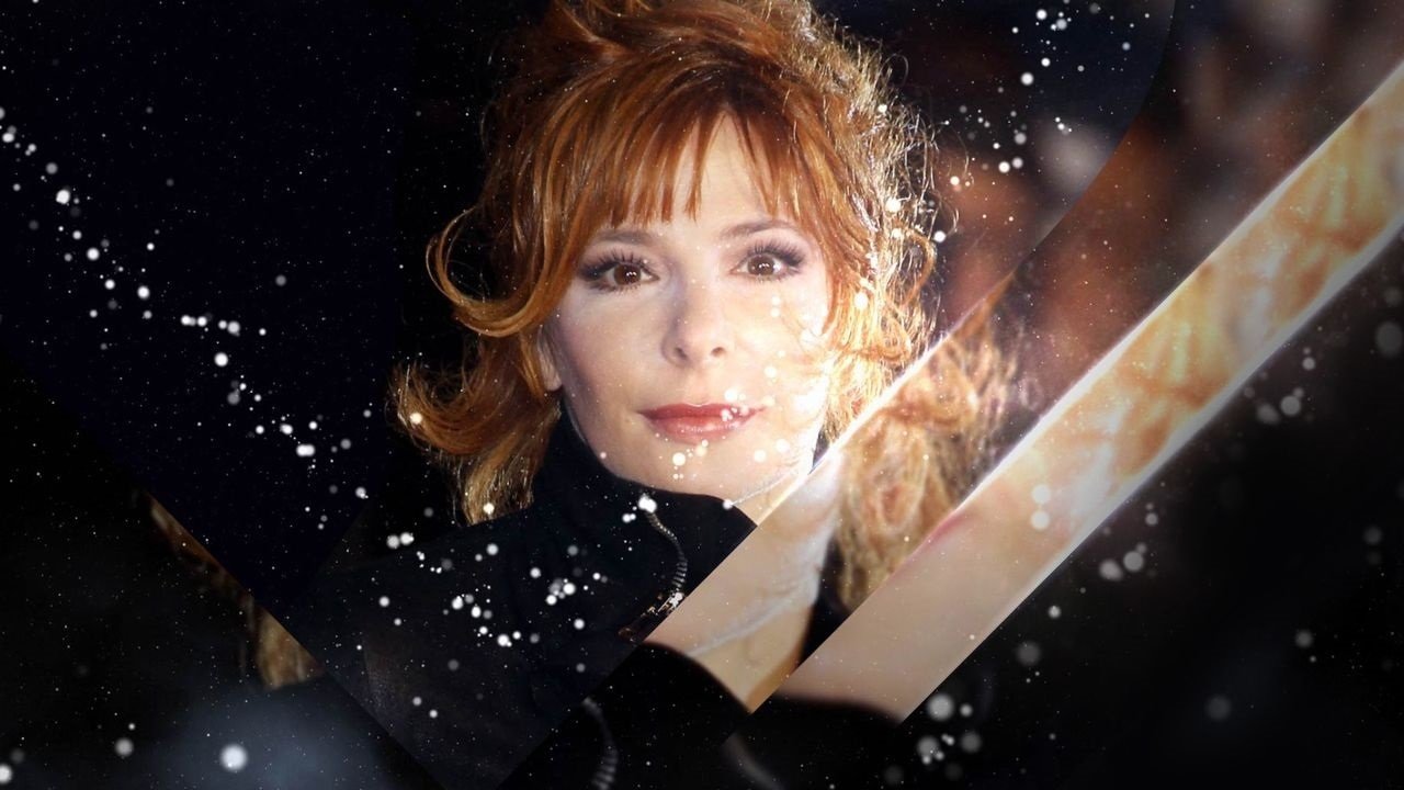 Mylène Farmer - Dans Le Cœur Des Français backdrop