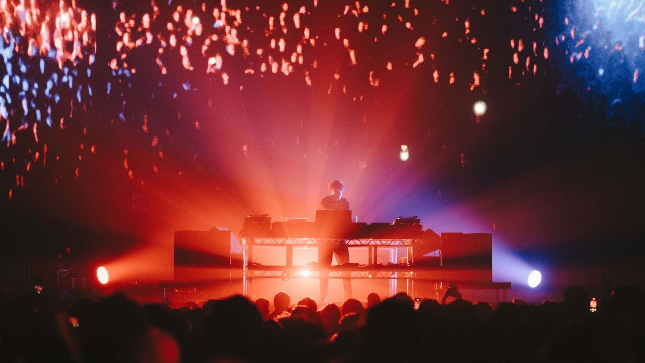 Jamie xx: In Waves Tour - Adidas Arena, Paris 2025 backdrop
