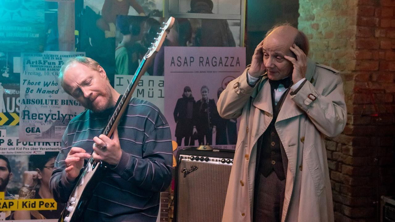 Das Glück ist ein Vogerl backdrop