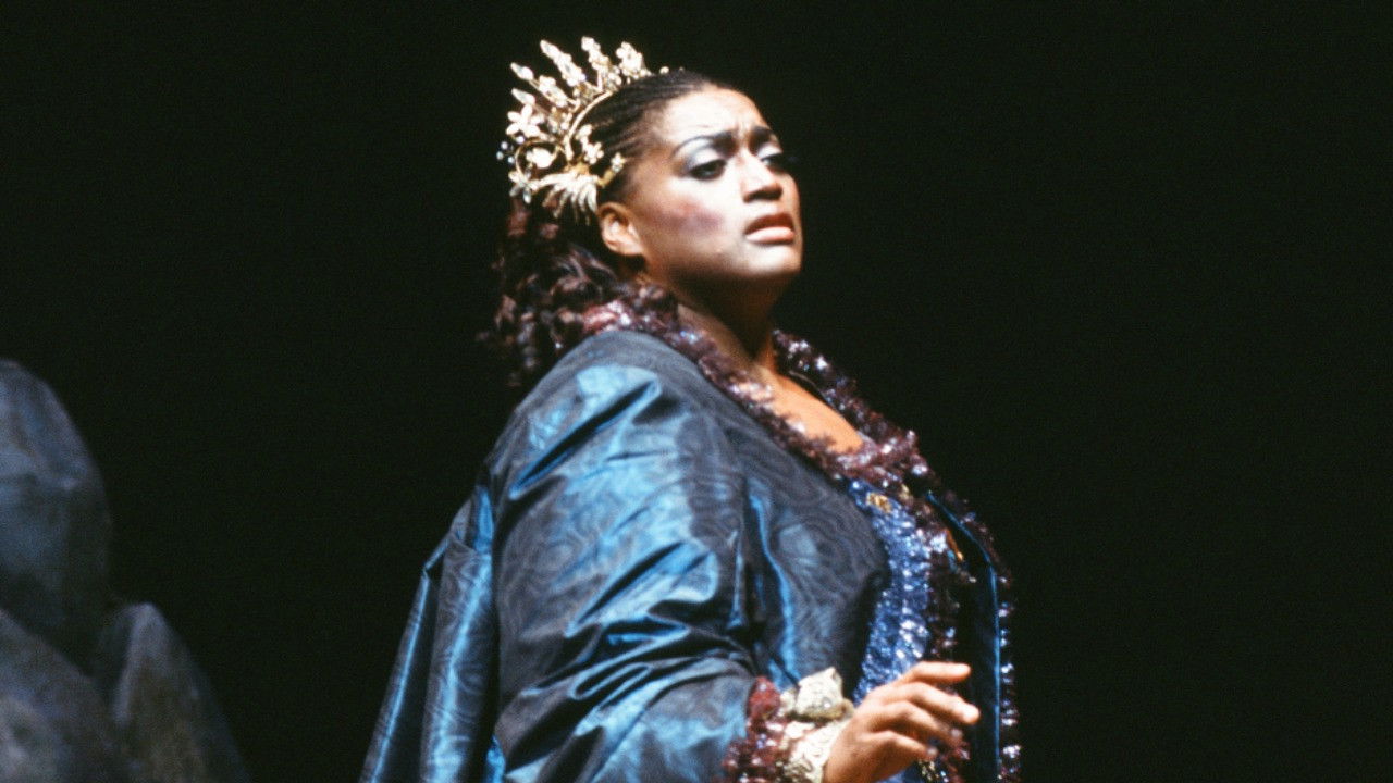 Ariadne auf Naxos backdrop