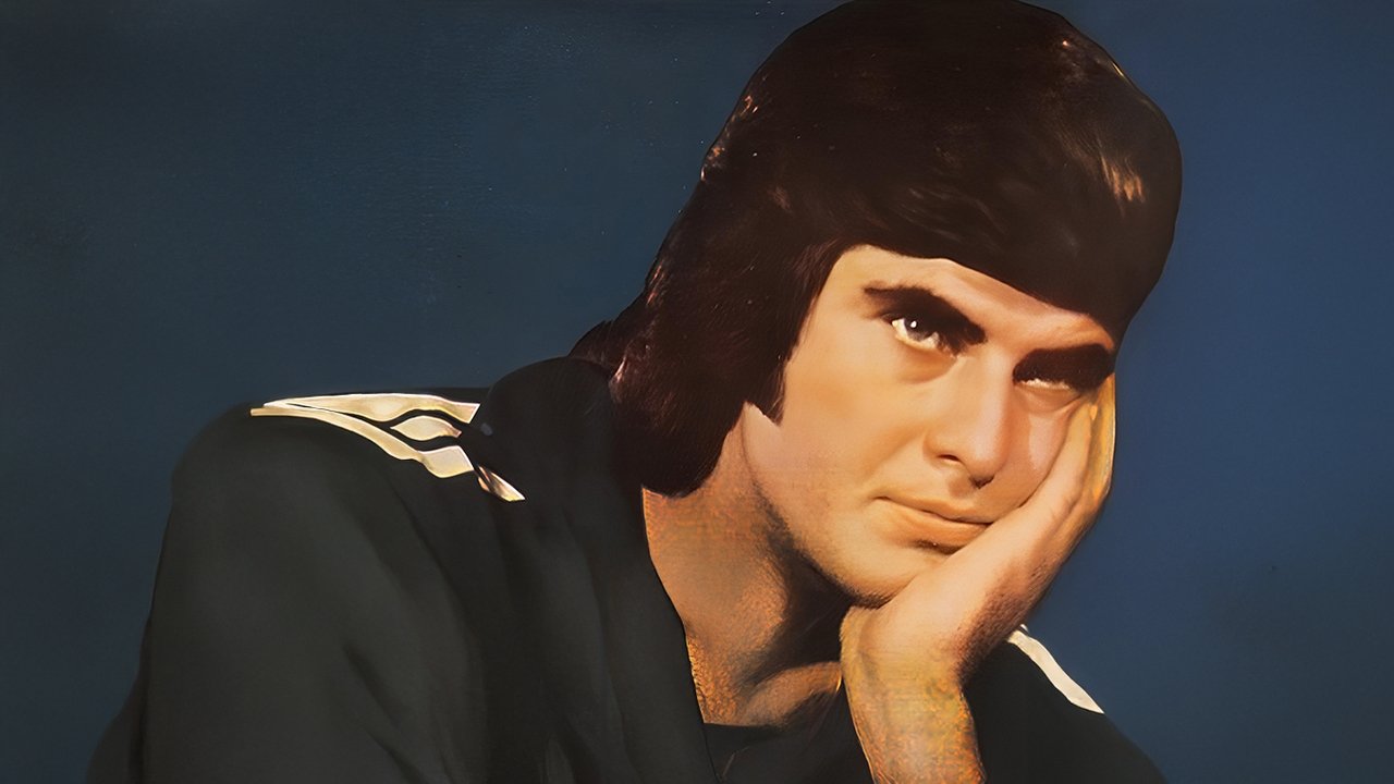 Üç Sevgili backdrop