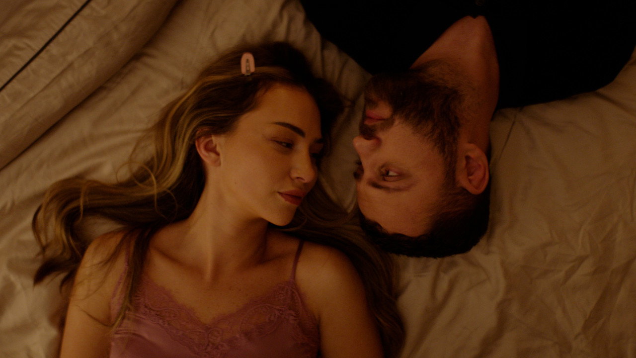 Loja e Fundit backdrop