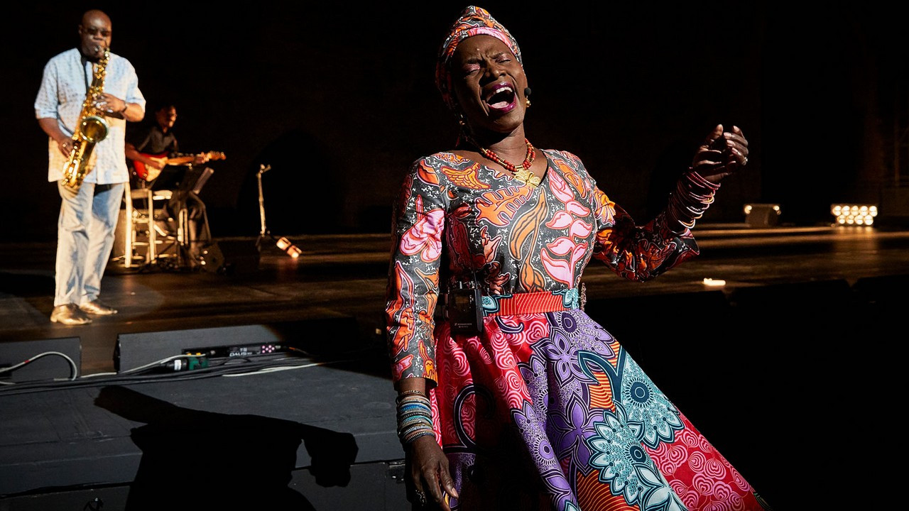 Femme Noire backdrop