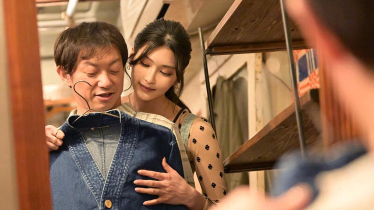 A Fashionable And Sexy Clothing Store Employee Who Put Her Customers Completely Naked In The Store And Makes Them Ejaculate - Honjou Suzu backdrop