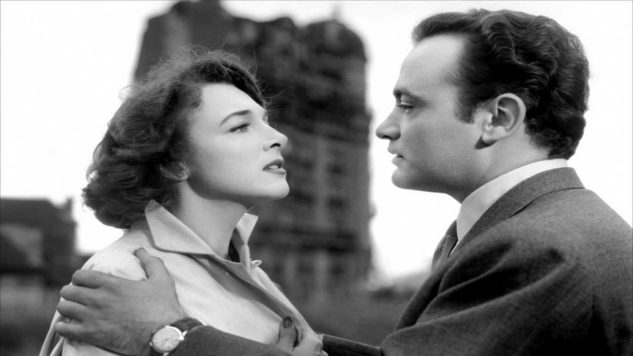 Les impures backdrop