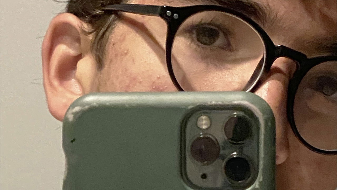 isaiah's phone backdrop