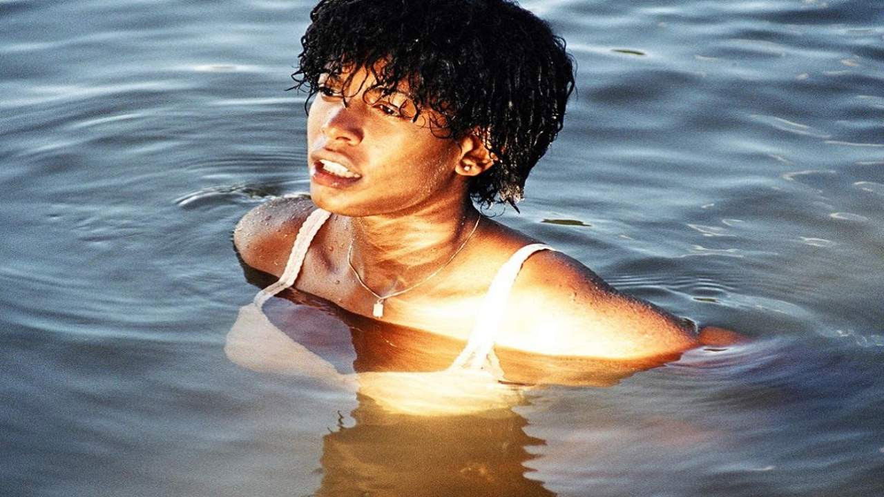 Daughters of the Wind backdrop