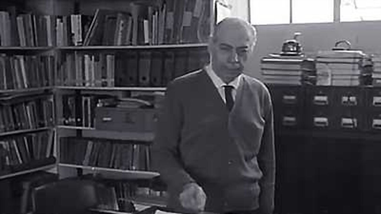 Cordiais Saudações backdrop