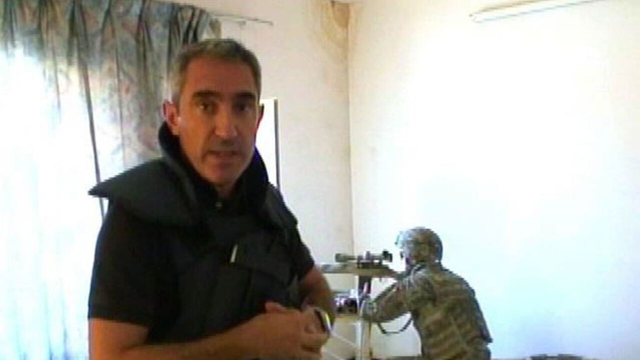 Jon Sistiaga: Sargento, ¿a qué estamos disparando? backdrop