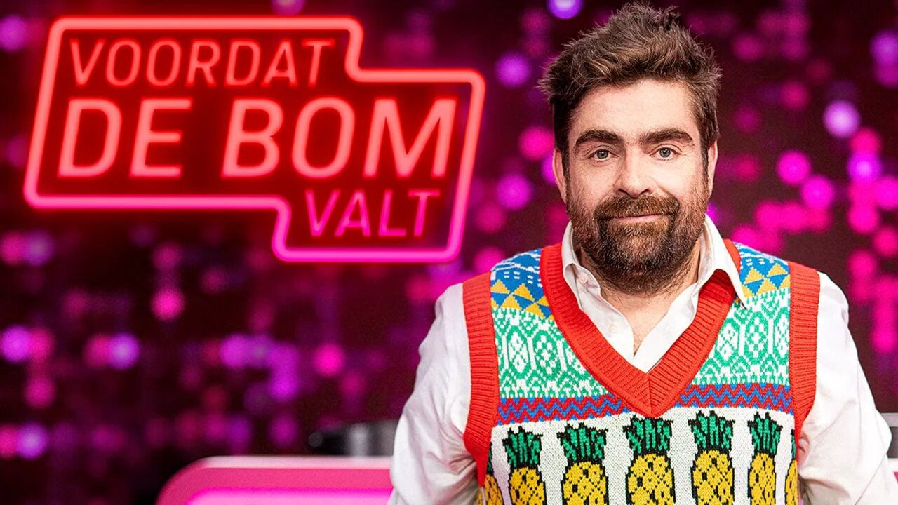 Voordat De Bom Valt... backdrop