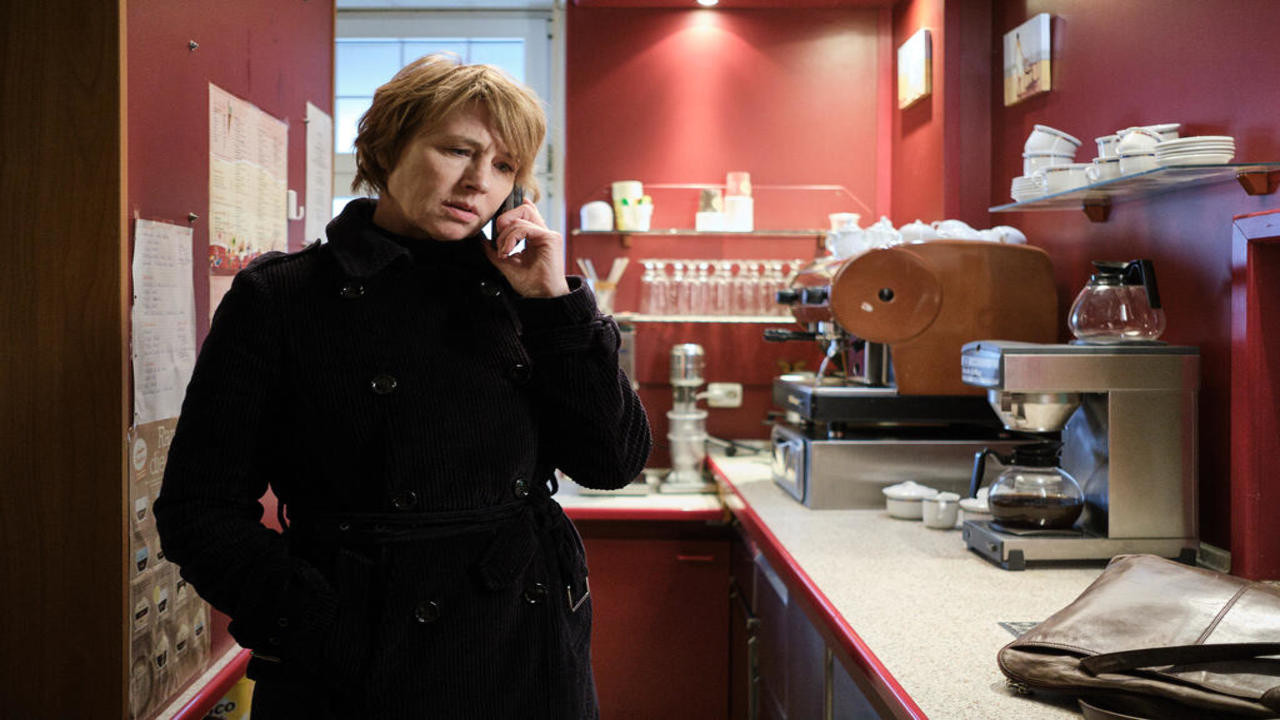 The Girl With the Golden Hands backdrop