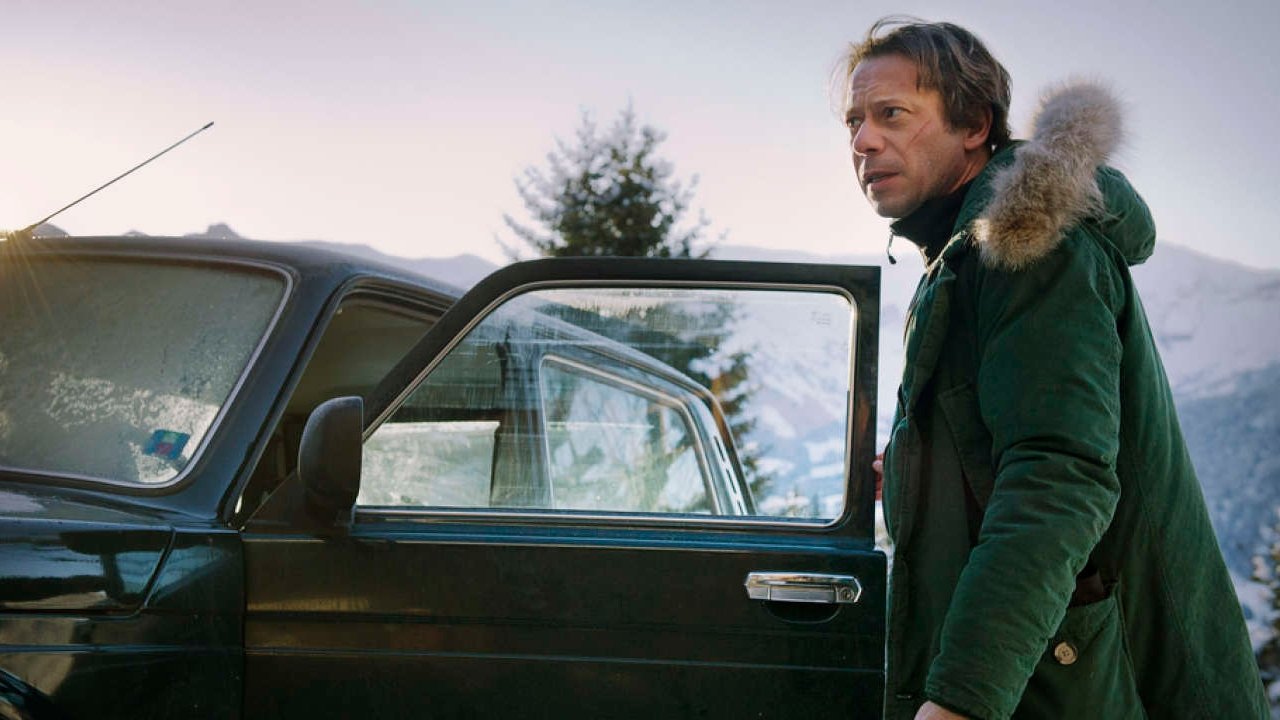 Love Is the Perfect Crime backdrop