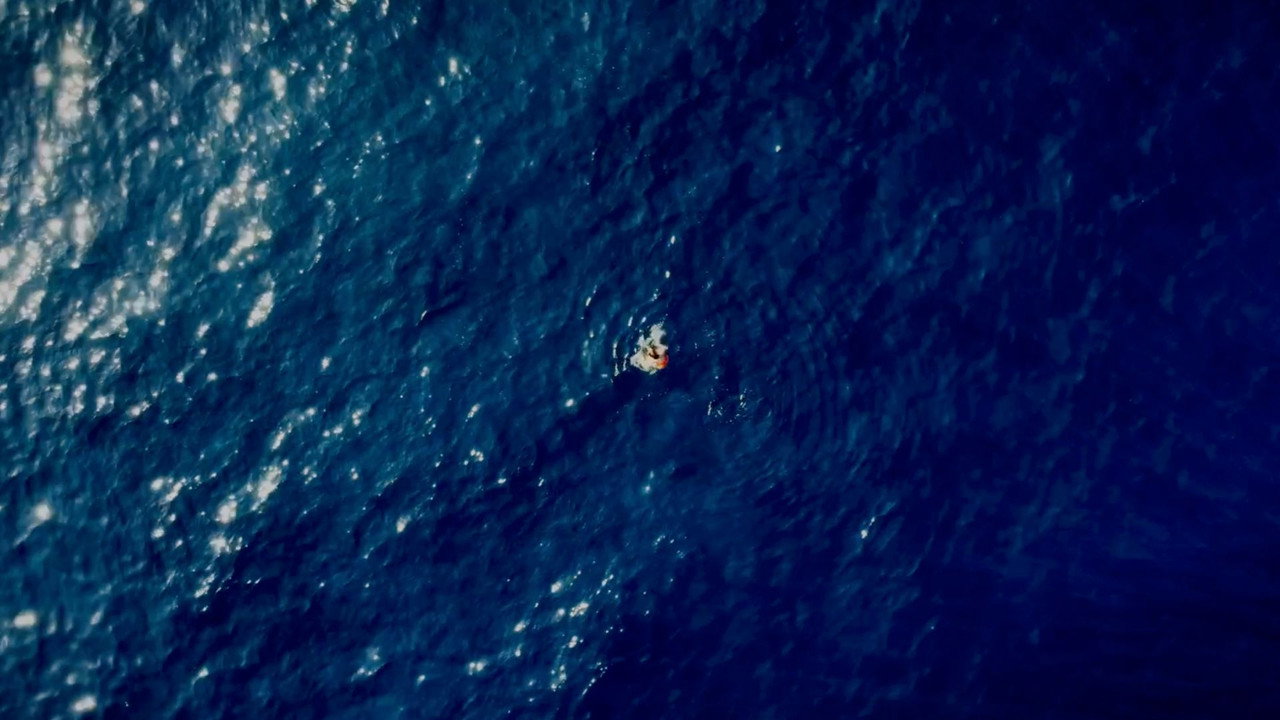 VERTIGINI BLU backdrop