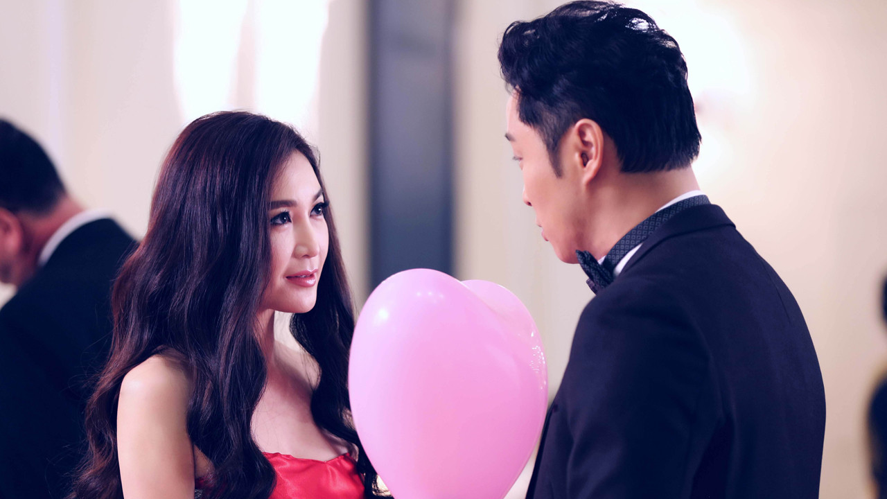 Love in Late Autumn backdrop