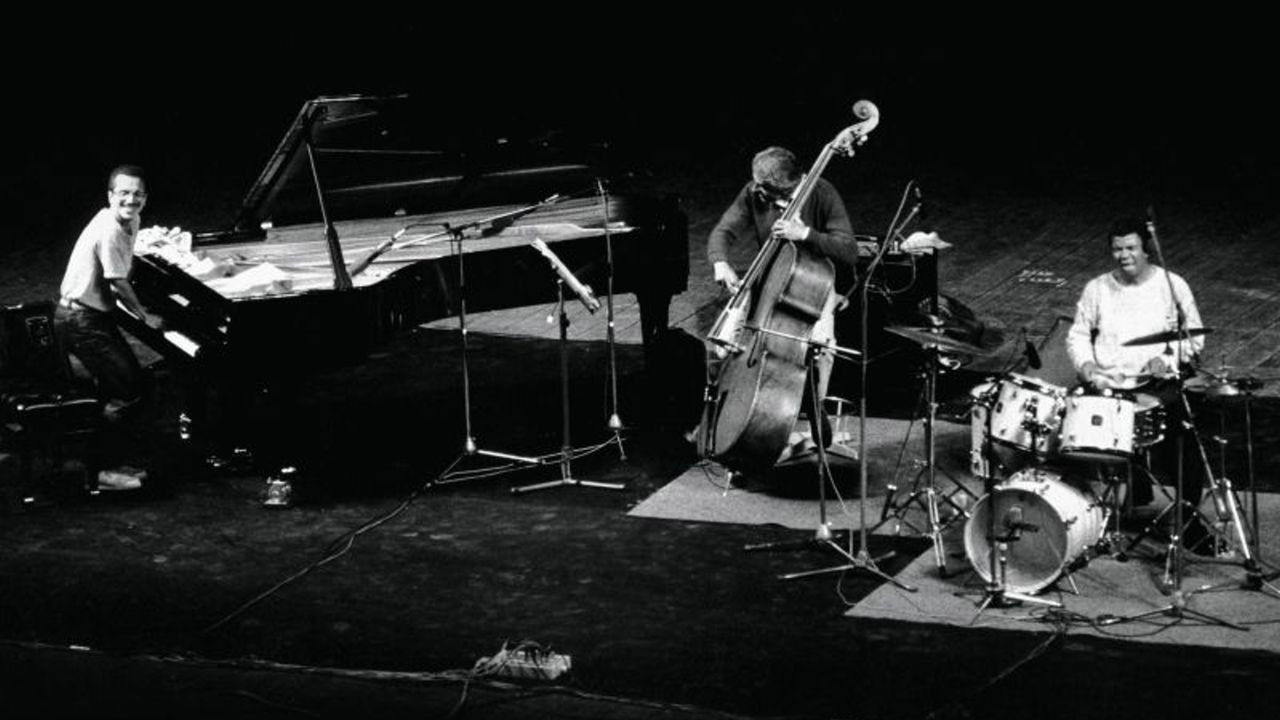 Keith Jarrett: Standards backdrop